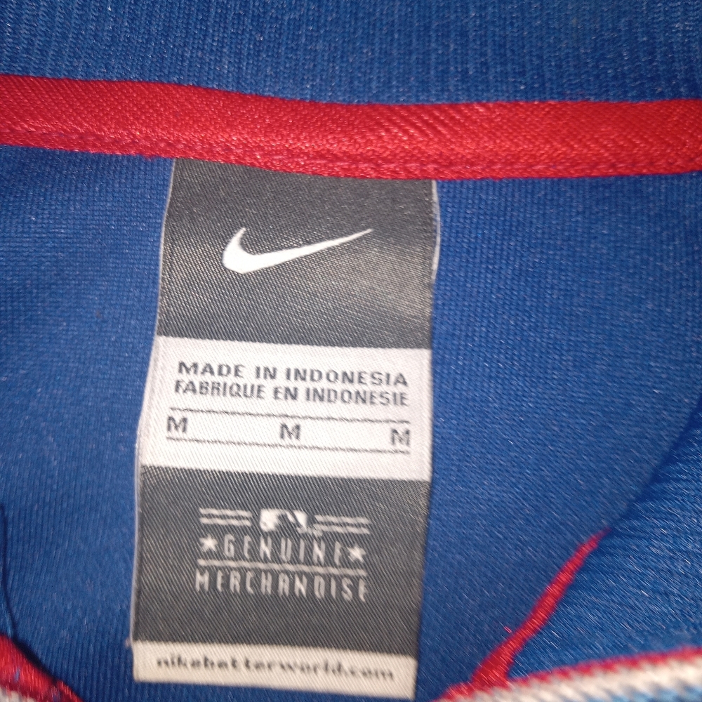 NIKE size M.  Chicago Cubs